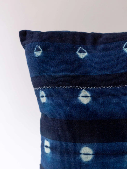 Gao Indigo Cushion